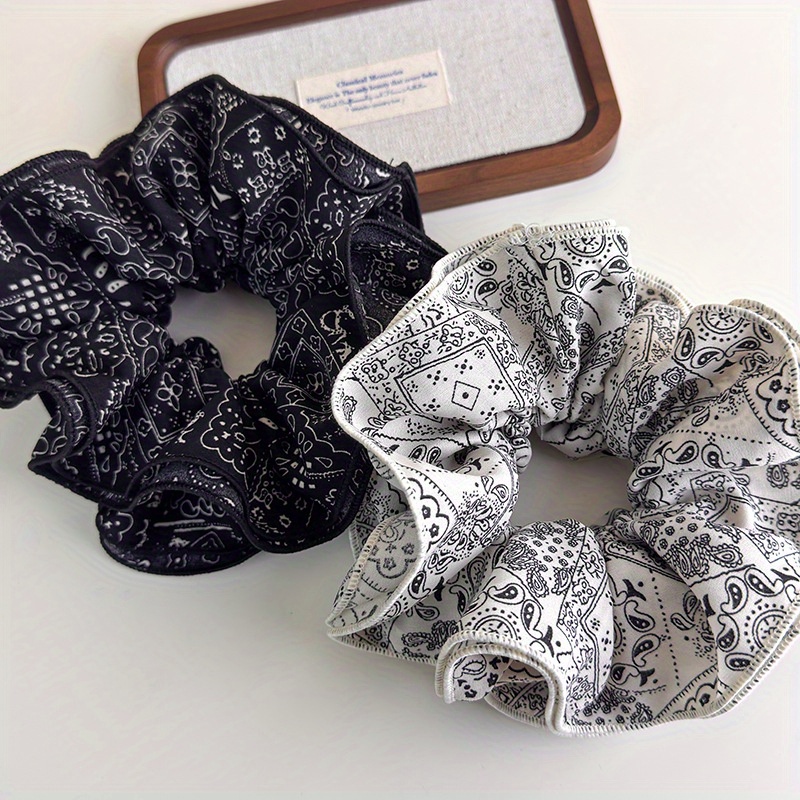 Elegant Black and White Fabric - Travel Accessories In Bulk ulasan dan harga